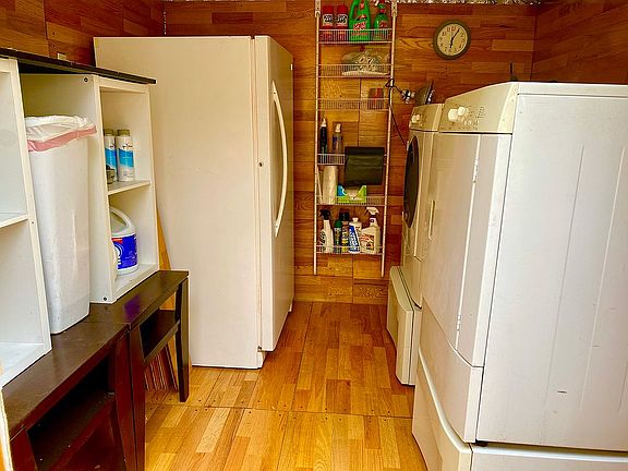 8x8 Outdoor Laundry Shed