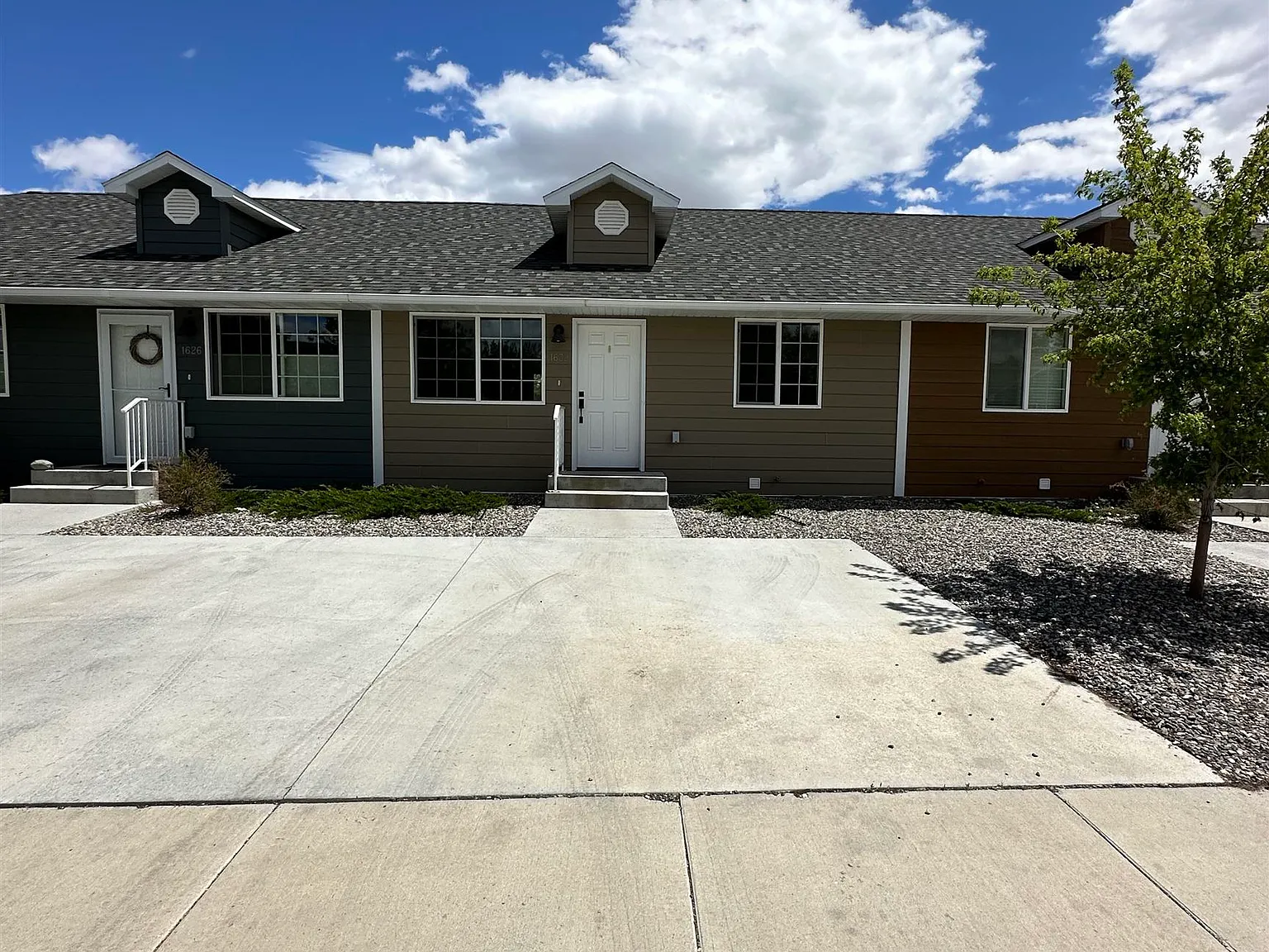 3 bed, 2.0 bath, 1678 sqft, $1,900 — Photo 3