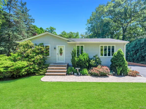 33 East Street, Middle Island, NY 11953