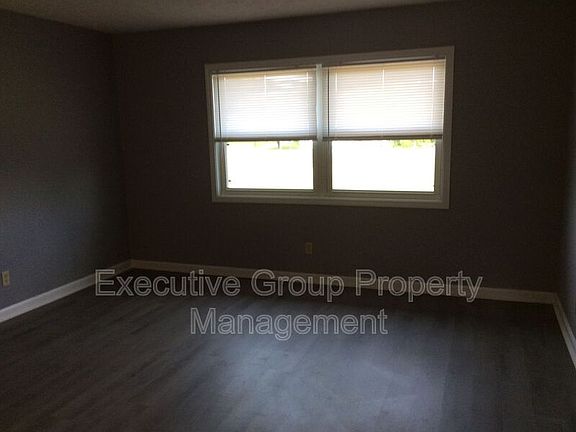 2nd image of 365-11 Elmwood Dr