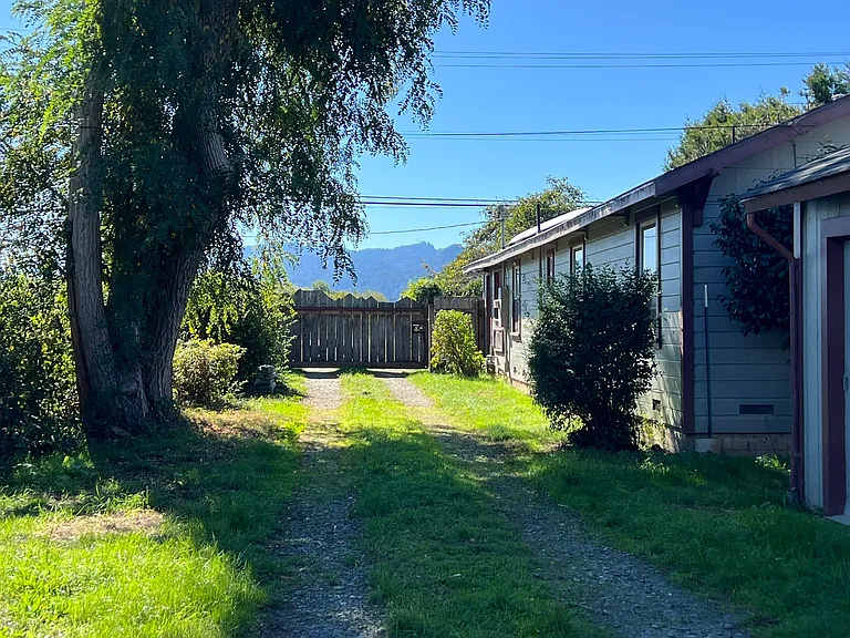 1809 Glendale Dr — Photo 9