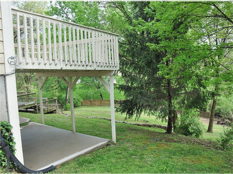 2nd image of 310 Chesapeake Ln