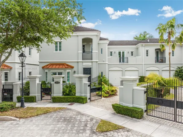 10155 SW 75th Pl, Pinecrest, FL 33156