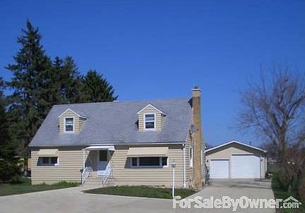 1st image of 805 Joliet St