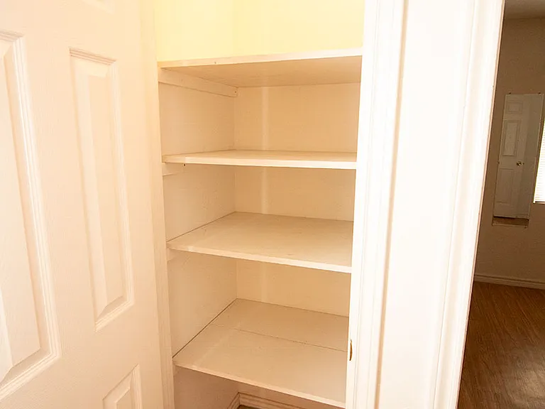 114 Scofield Ave #103 — Photo 8