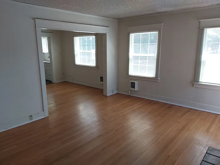 Avondale Apartments — Photo 49