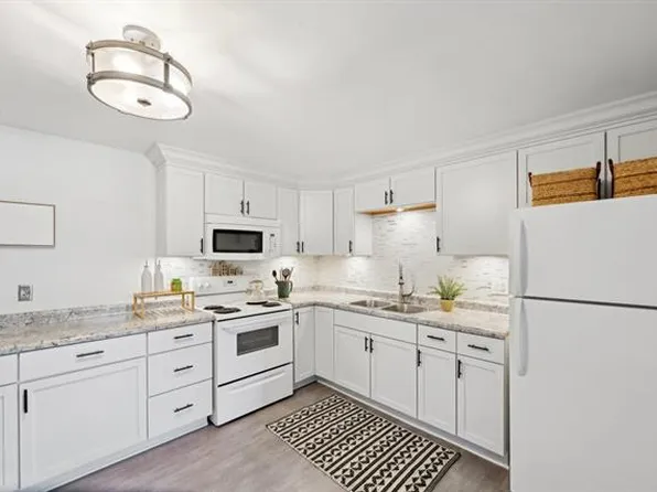 1121 Petra Pl, Madison, WI