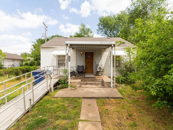 2428 S Roosevelt St, Wichita, KS 67210