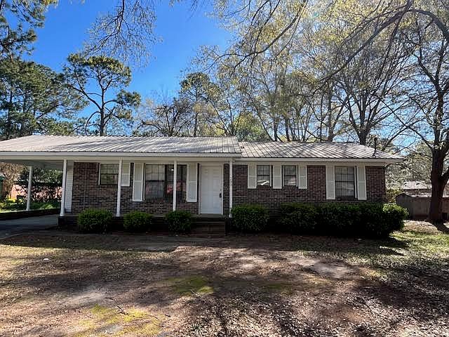 1st image of 203 Vienna Cir