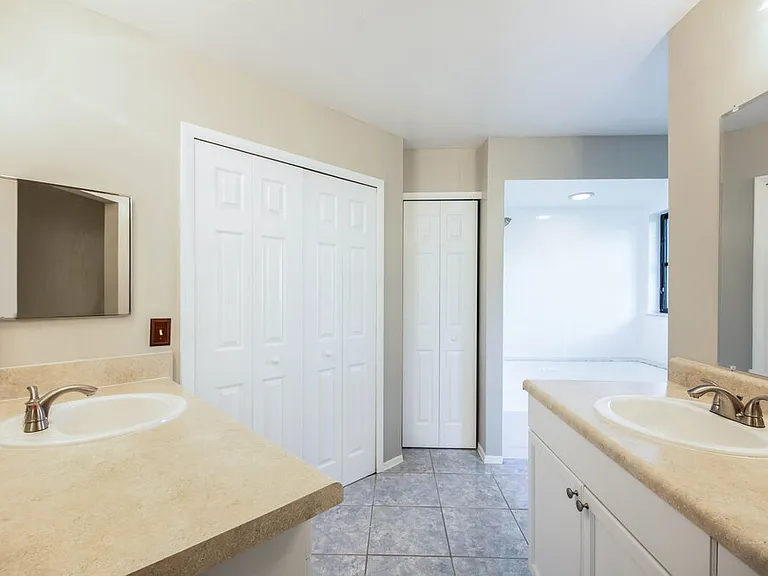 817 SW 9th Ave — Photo 11