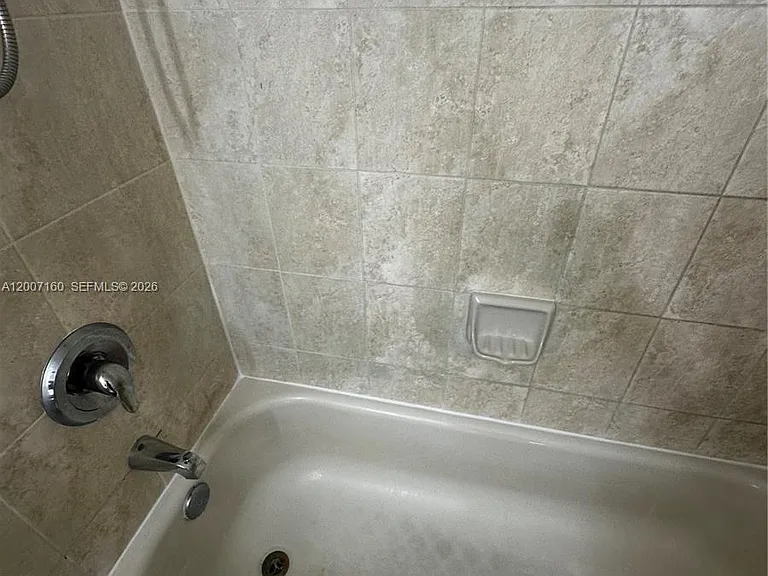 2812 SE 16th Ave #121 — Photo 23