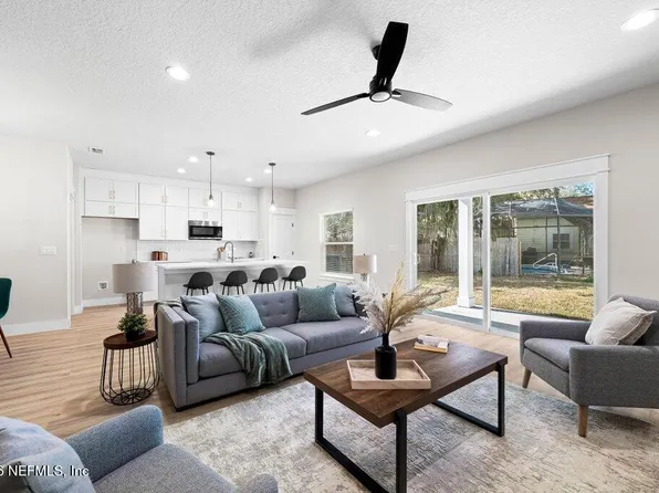 9019 HIPPS Road, Jacksonville, FL 32222