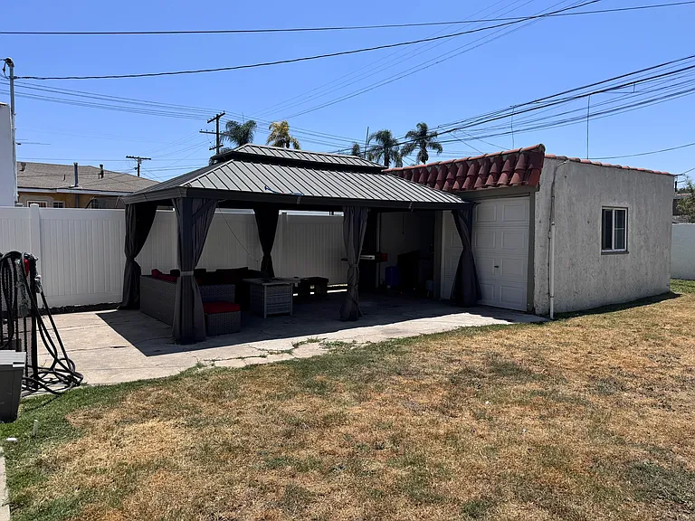 7727 S Normandie Ave — Photo 34