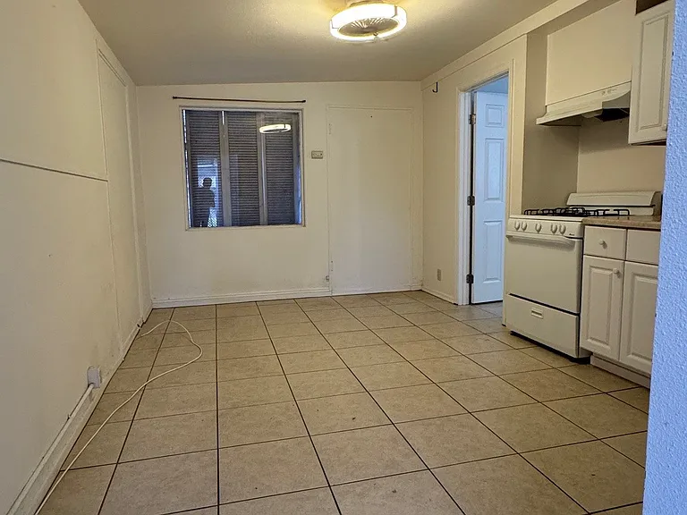 W Cerritos Ave — Photo 2