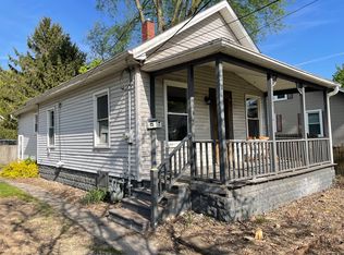 1218 N Roosevelt Ave, Bloomington, IL 61701
