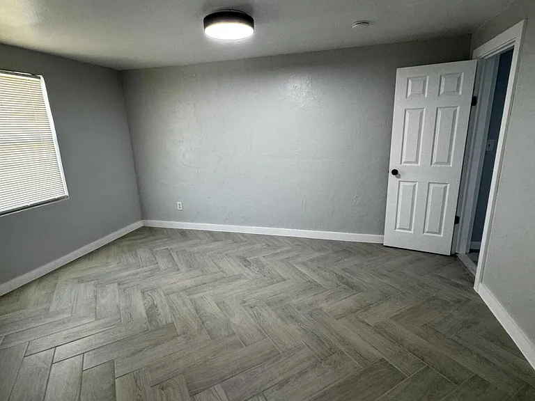 10277 N Loop Dr #B — Photo 23