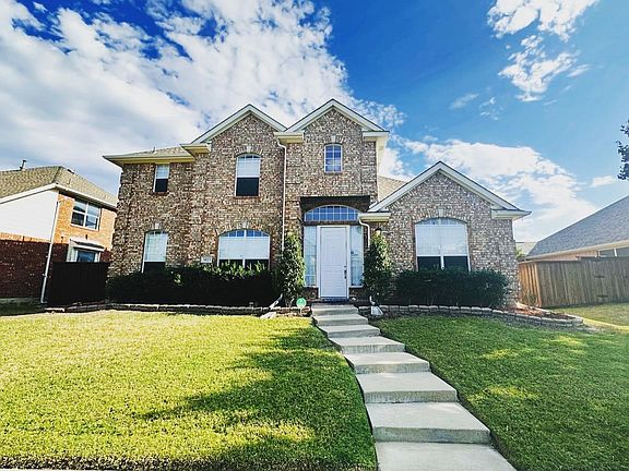 2nd image of 5825 Chatham Ln