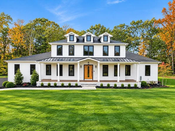 30 Starr Ln, Rehoboth, MA 02769