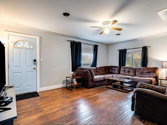 5th image of 672 Talbot Rd