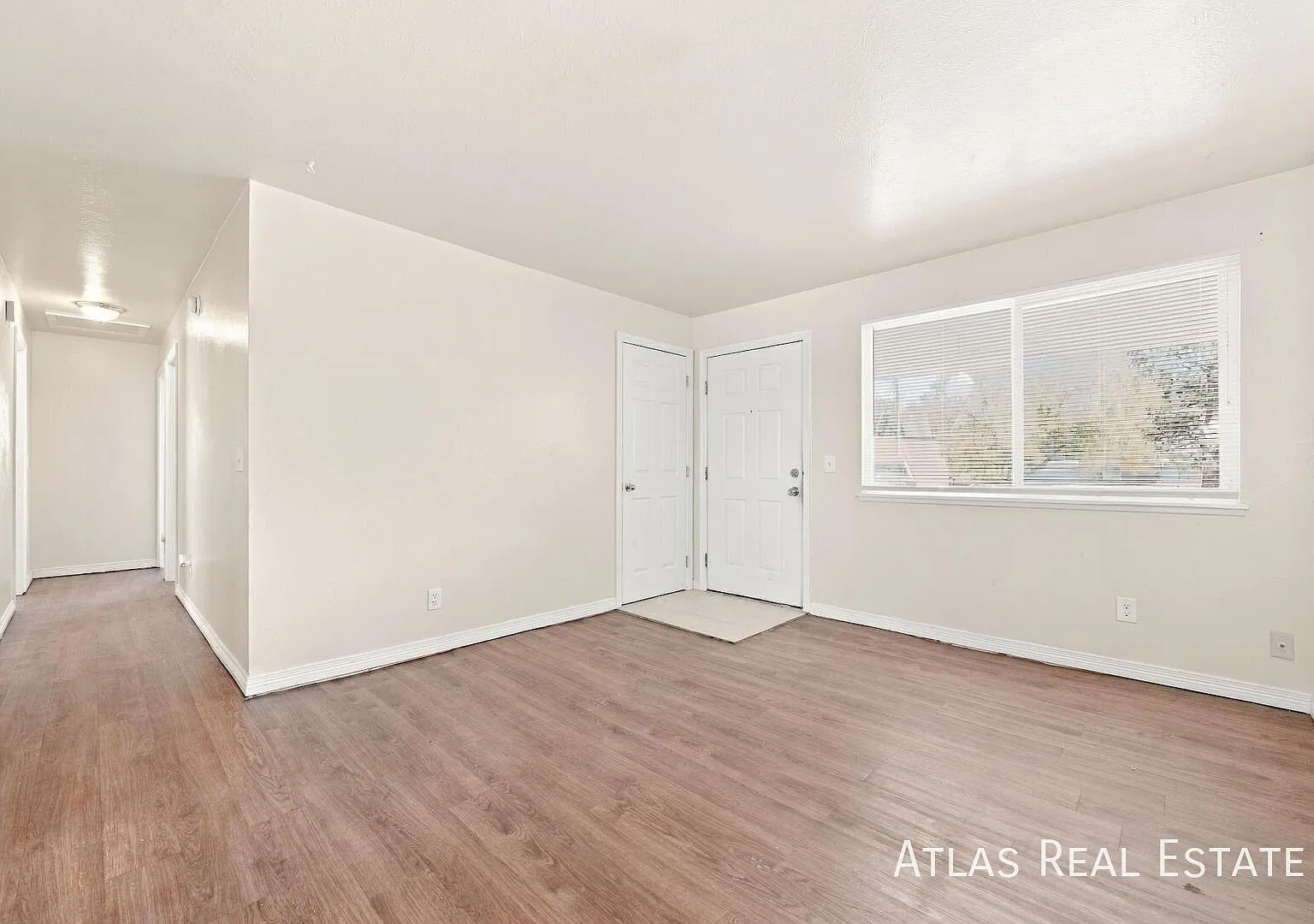 Fantastic Location near Rock Park and Downtown Castle Rock! 3 Bed 2 Bath! — Photo 4