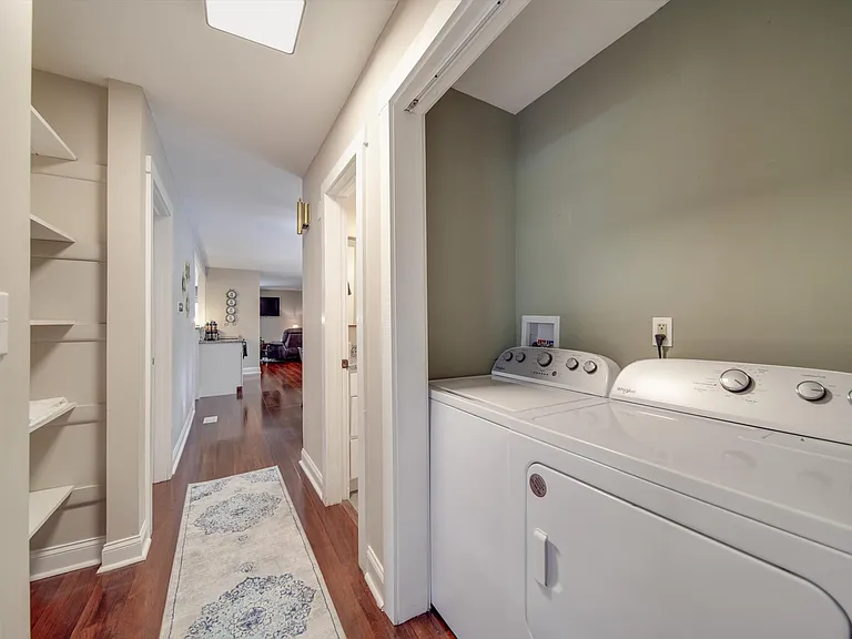 1510 Lynhurst Dr — Photo 9