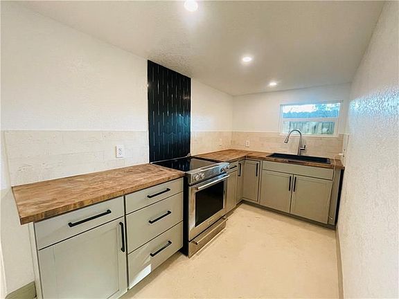 4th image of 1028 NE 36th St #2