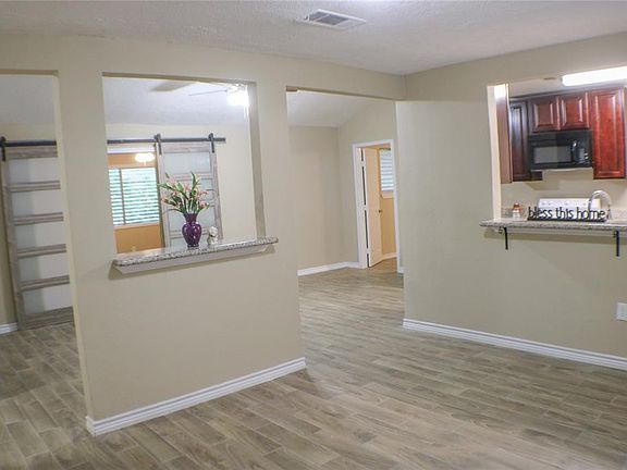4th image of 7422 Oriole Dr