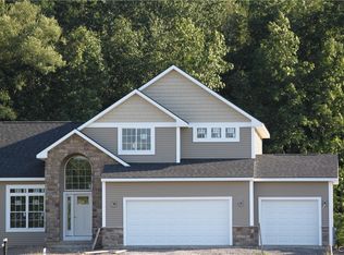 8043 Forest Ridge Ln, Baldwinsville, NY 13027