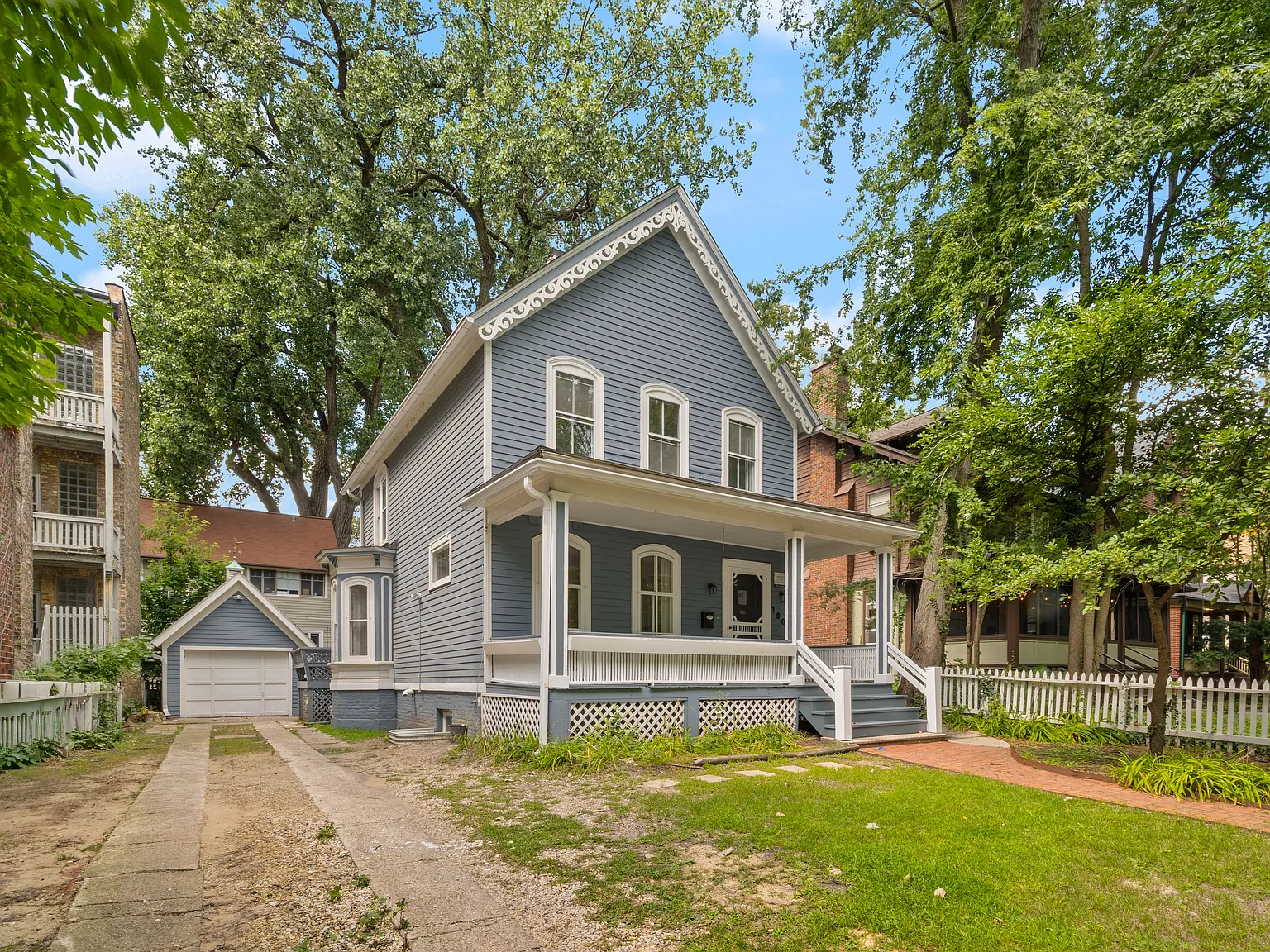 1906 Orrington Ave — Photo 1