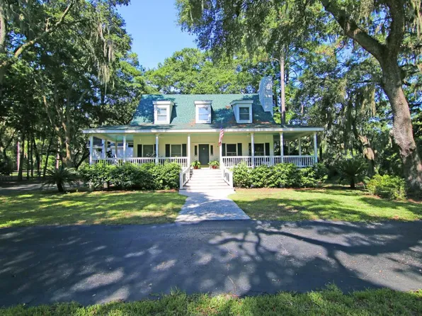8 Dolphin Point Ln, Hilton Head Island, SC 29926