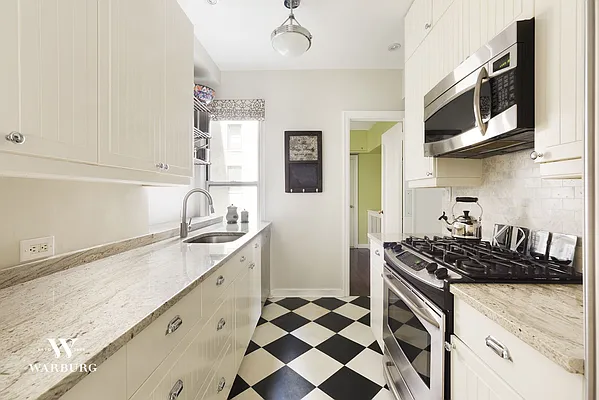 Sold by Warburg | media 3