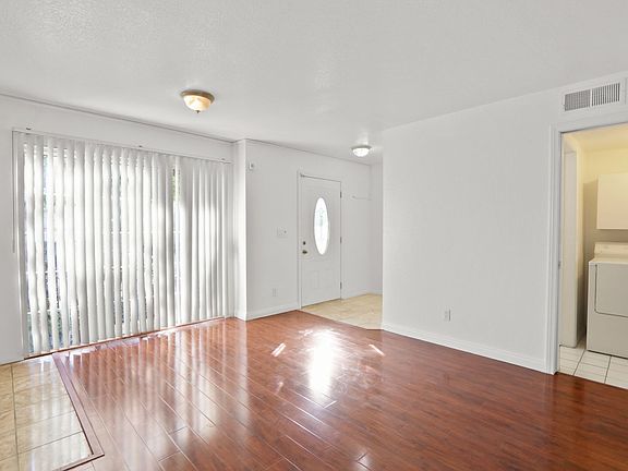 4th image of 8303 Rosemead Blvd