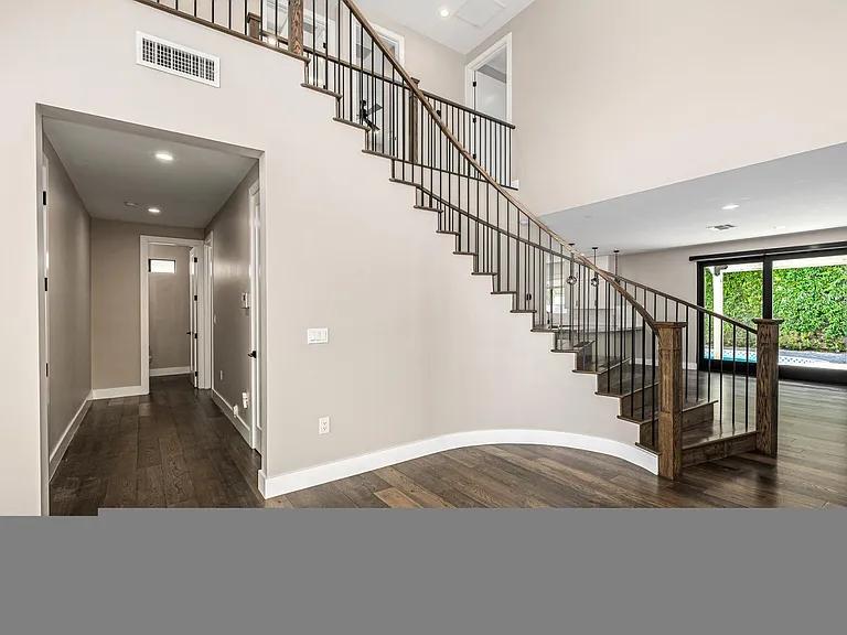 3821 E Devonshire Ave — Photo 76