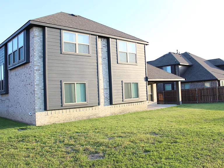 1221 Verheyden Dr — Photo 6