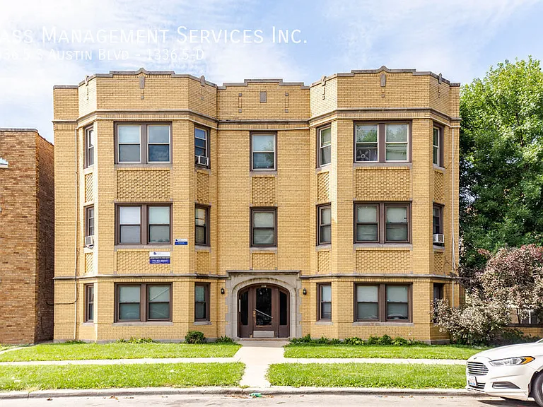 1336.5 S Austin Blvd #D — Photo 10
