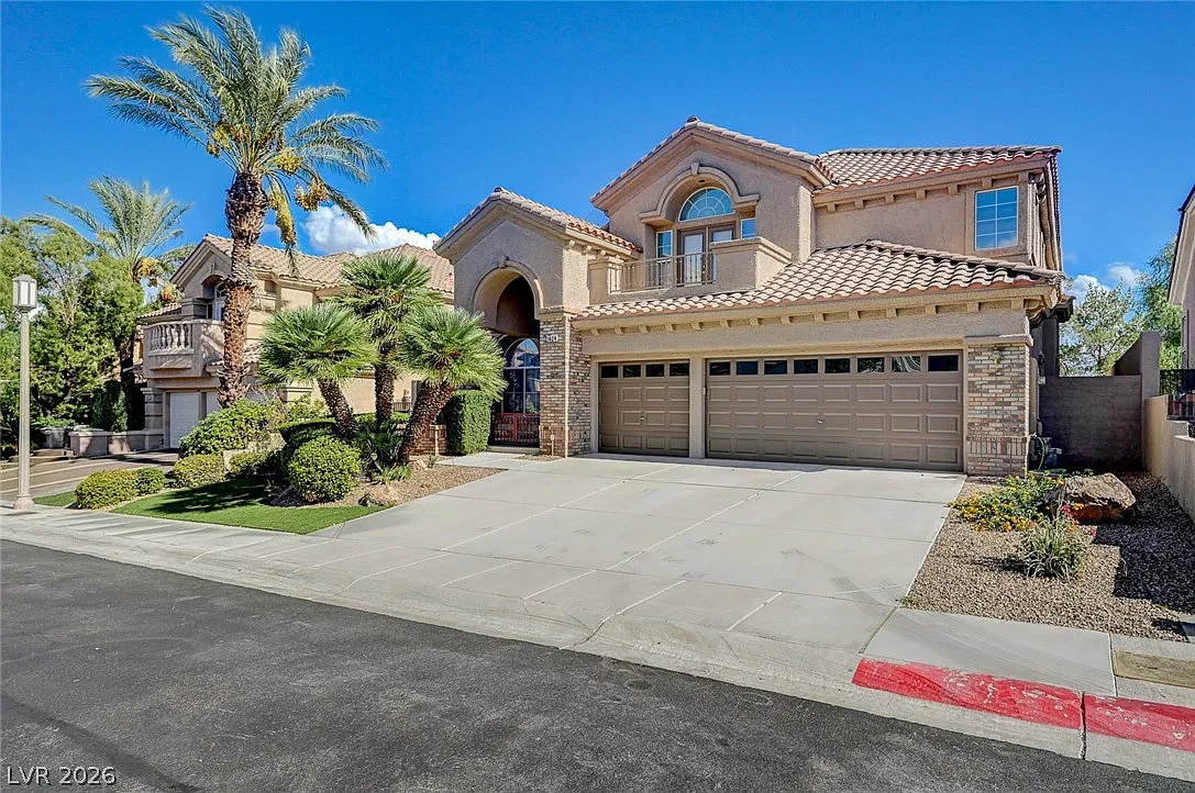 4 bed, 2.5 bath, 3206 sqft, $4,650 — Photo 3