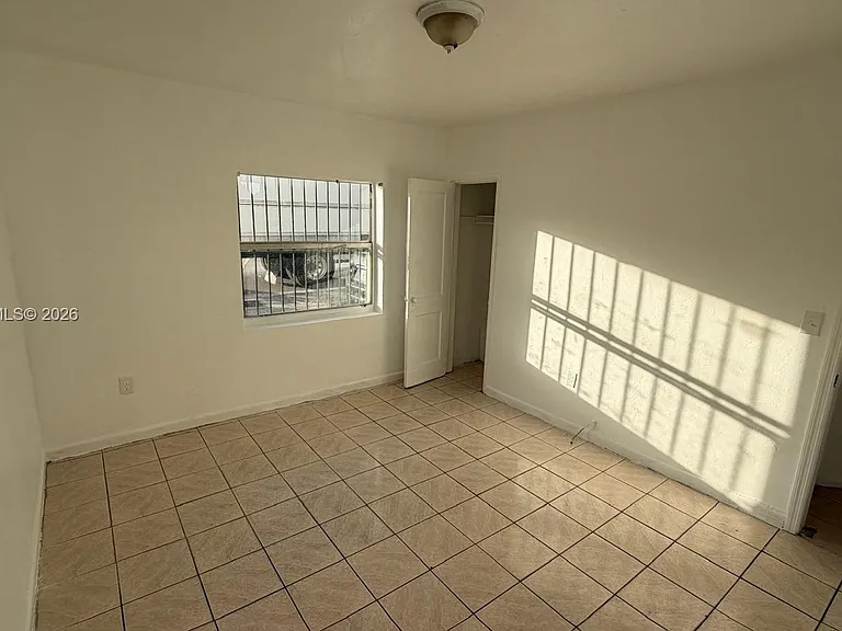 6345 N Miami Ave #FRONT — Photo 15