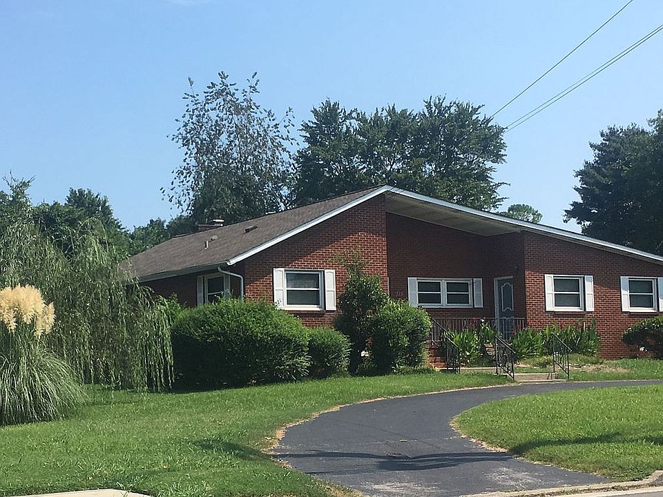 1st image of 319 E Clark Blvd