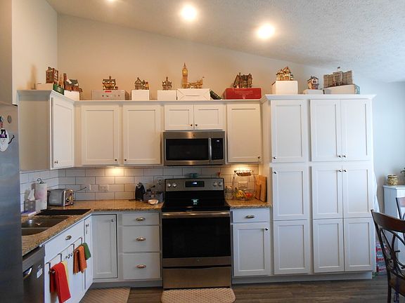 2nd image of 7065 Oakpark Dr