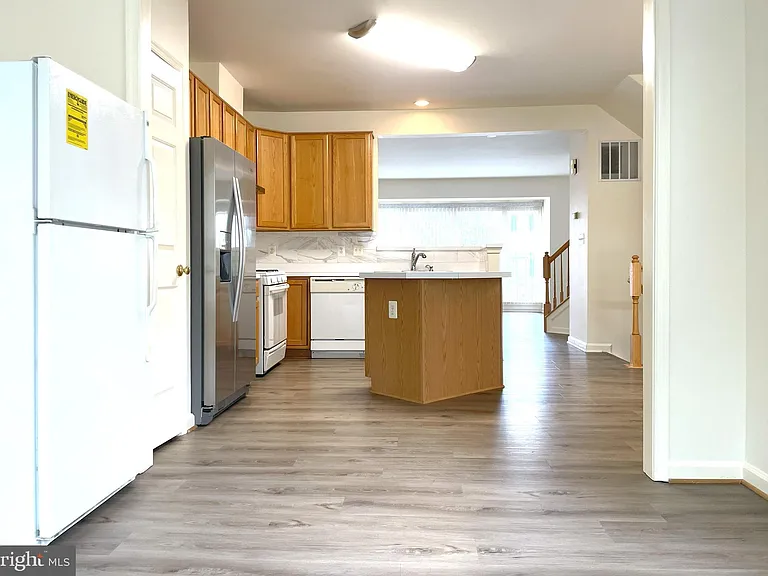 2540 Banshire Dr — Photo 12