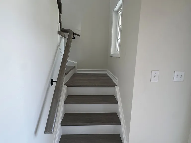1111 Glenbourne Dr — Photo 12