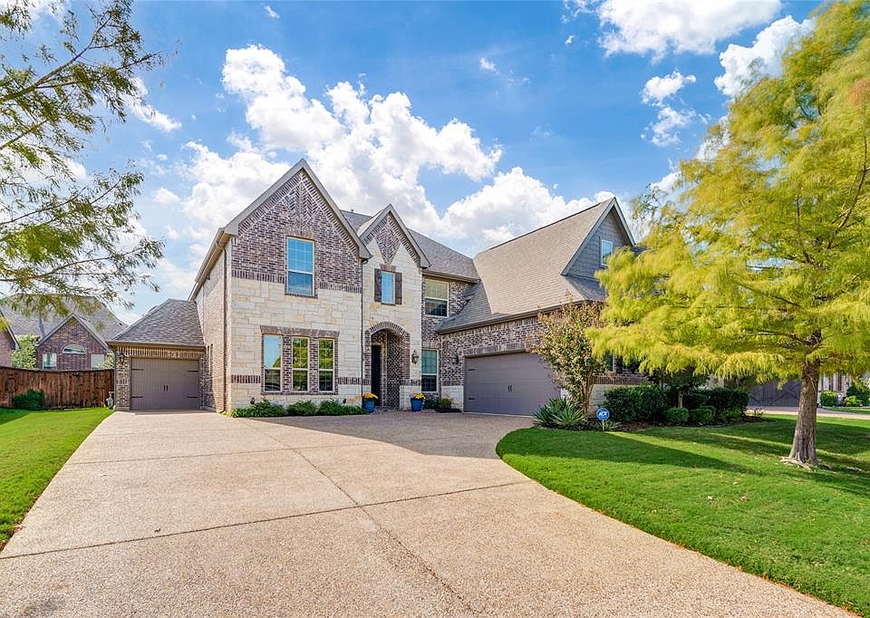 1st image of 2812 Chatswood Dr