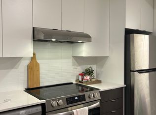 135 Canon Jackson Dr #303, Toronto, ON M6M 0C3