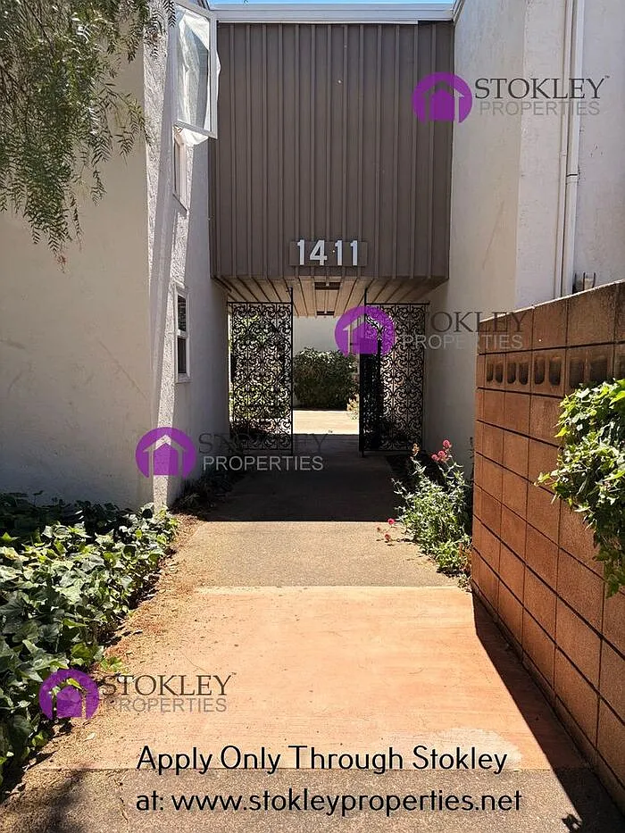 2 bed, 1.0 bath, 958 sqft, $2,395 — Photo 1