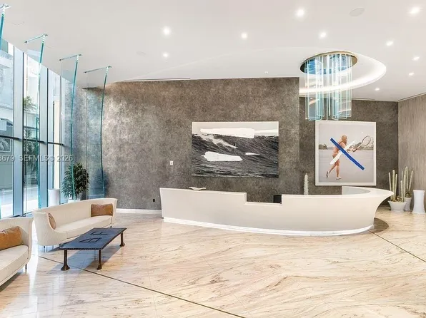 1000 Brickell Plz #2202, Miami, FL 33131