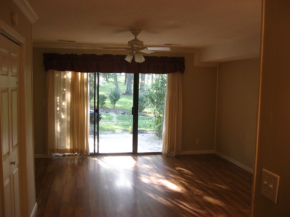 1st image of 76 Wilshire Heights Dr