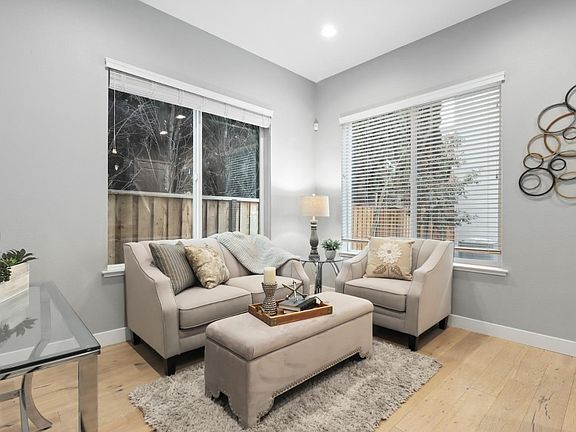 3rd image of 360 Cypress Ave