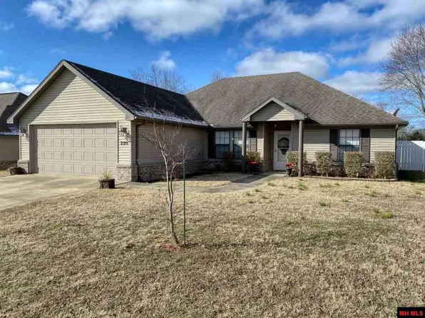 220 Sherman Dr, Gassville, AR 72635