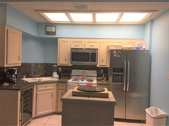 5th image of 125 E Georgia Ruth Dr Unit A-201