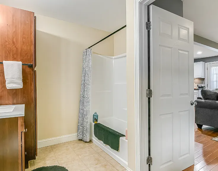 2 bed, 1144 sqft, $2,400 — Photo 2